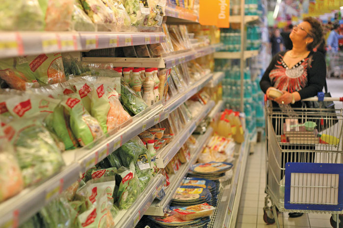 După shinkflation, un nou fenomen în industria alimentară: „stretchflation“, sau arta de a vinde câteva grame în plus la un preţ disproporţionat