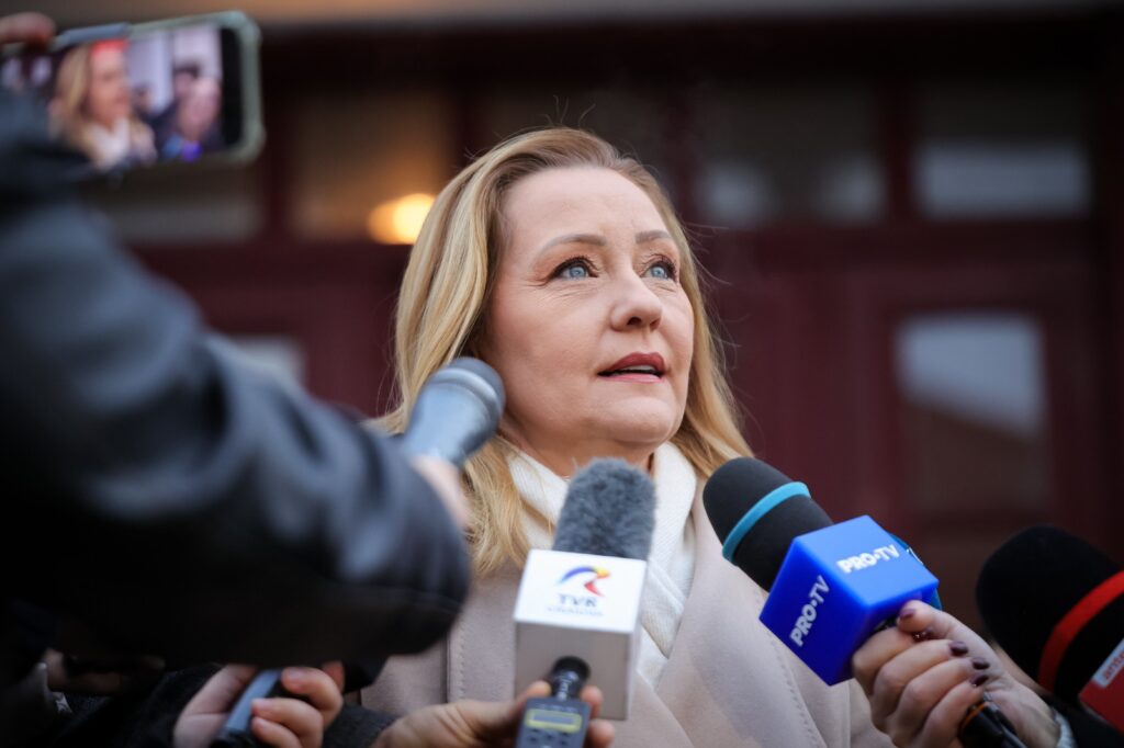 Elena Lasconi demisionează de la șefia USR Câmpulung: „Nu am timp, stau câte 12 ore la primărie”