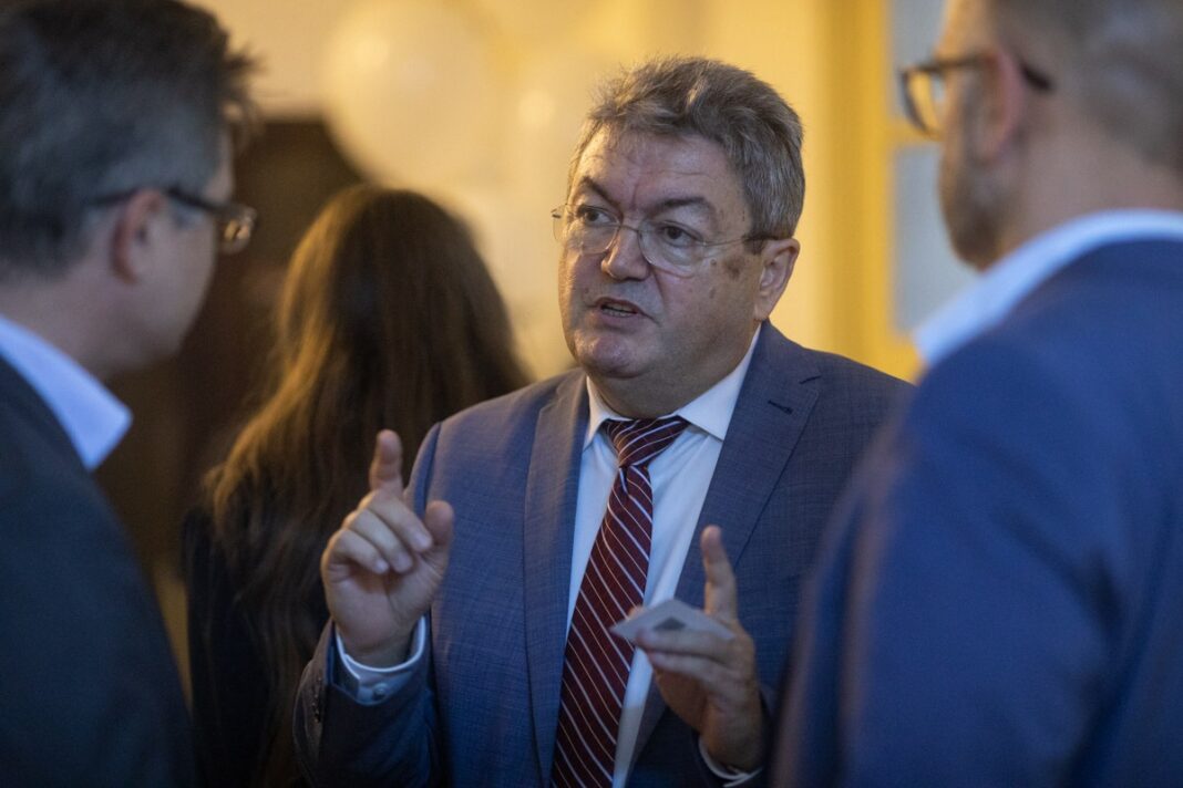EXCLUSIV Schimbare radicală a sistemului de finanțare a universităților, propusă de Marian Preda, rectorul Universității din București: Locurile bugetate la licență să le fie repartizate direct celor cu cele mai bune rezultate la Bacalaureat, sub formă de voucher. Formăm o piață liberă
