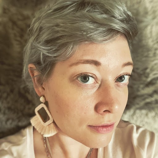 Femeia ucisă miercuri de agenții de la Imigrări, în Minneapolis, era poetă și avea trei copii / Renee Good nu era cunoscută pentru activism, spun apropiații