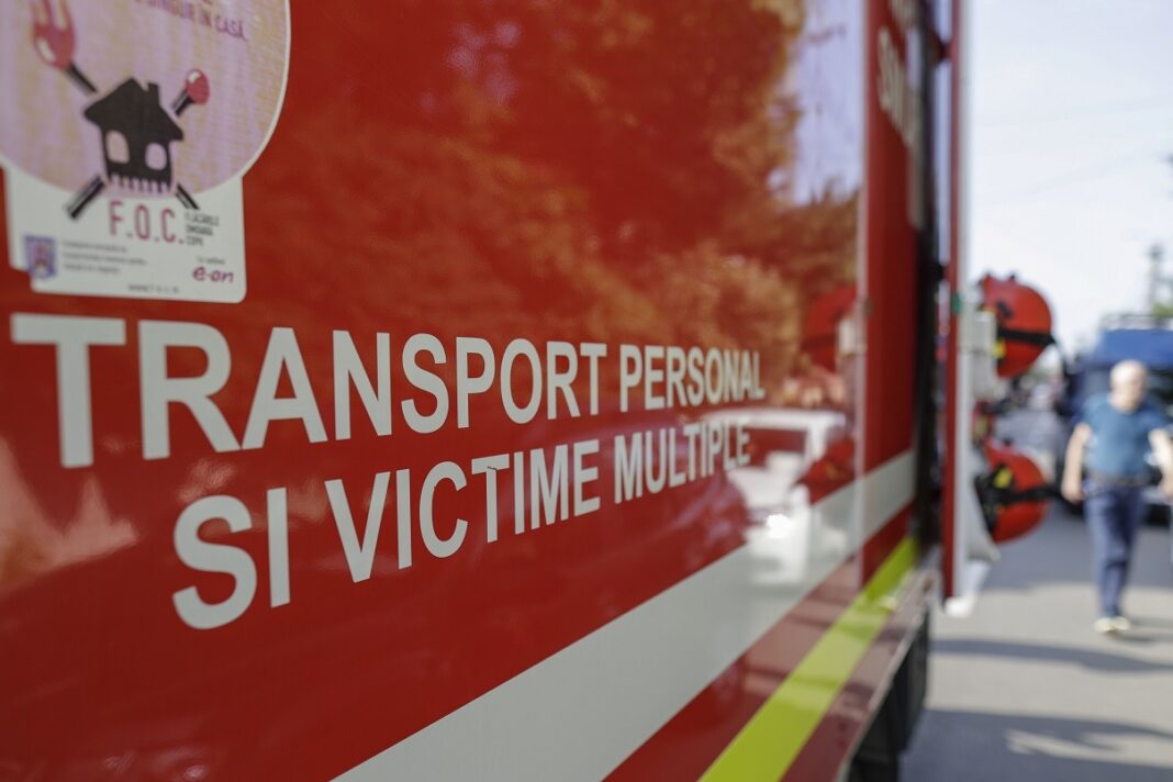 Femeie de 39 de ani decedată și cinci copii posibil intoxicați, într-un imobil din Făgăraș / Nu se cunoaște cauza / Intervine un elicopter SMURD