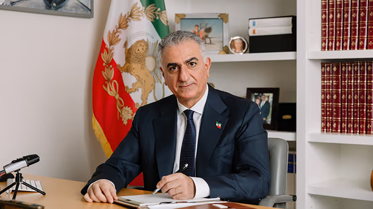 Fiul ultimului șah al Iranului mobilizează protestatarii împotriva regimului islamist șiit de la Teheran. Dar chiar își doresc iranienii un alt rege?