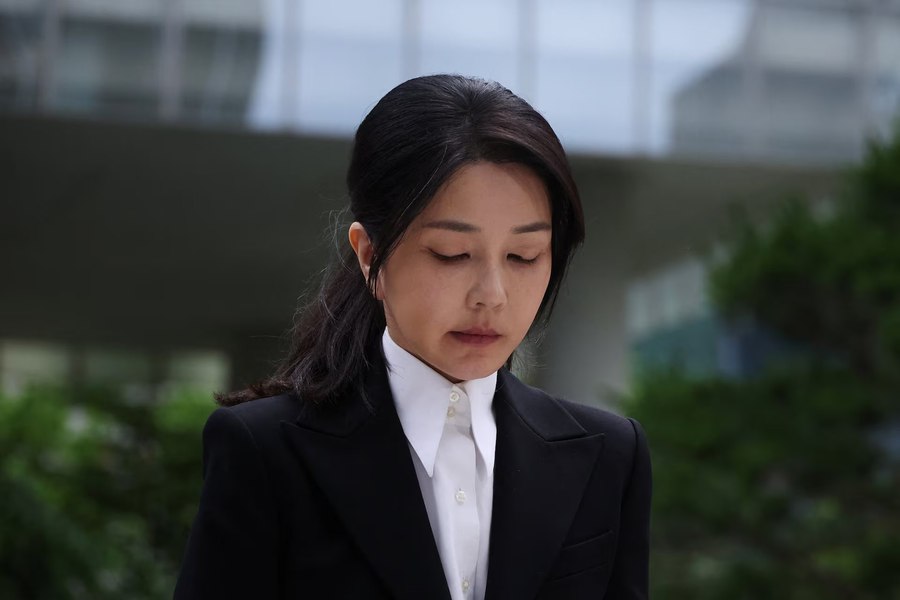 Fosta primă-doamnă a Coreei de Sud, Kim Keon Hee, condamnată la un an și opt luni de închisoare pentru luare de mită