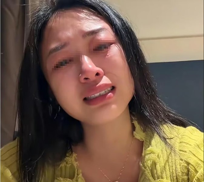 Furie pentru o mașină de spălat vase: un bărbat și-a distrus casa după ce soția a cumpărat-o fără să-l întrebe