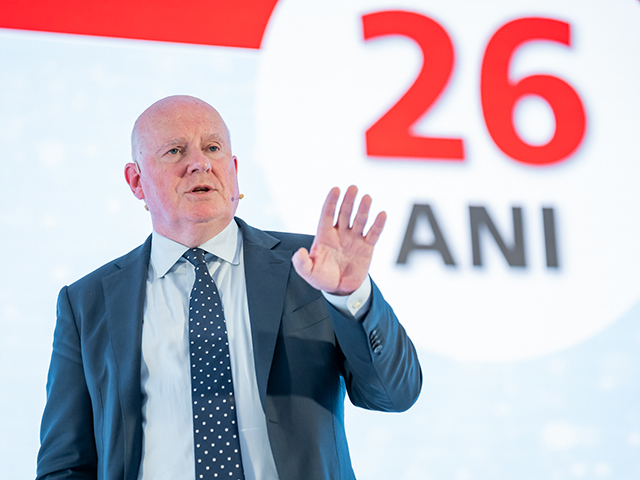 Gerard Baker, invitat la Gala ZF 2024, în Wall Street Journal, cel mai puternic cotidian de business. Cum ar arăta lumea dacă Trump ar invada Groenlanda Victoria ar fi rapidă, dar efectele globale catastrofale: NATO s-ar destrăma, Europa ar fi vulnerabilă în faţa Rusiei şi Chinei, iar America ar pierde supremaţia tehnologică