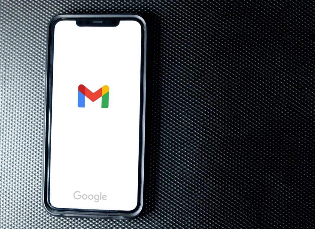 Google integrează AI în Gmail pentru o experiență mai bună a utilizatorilor: căsuță de e-mail personalizată cu AI, prezentări generale cu AI în căutare și multe altele