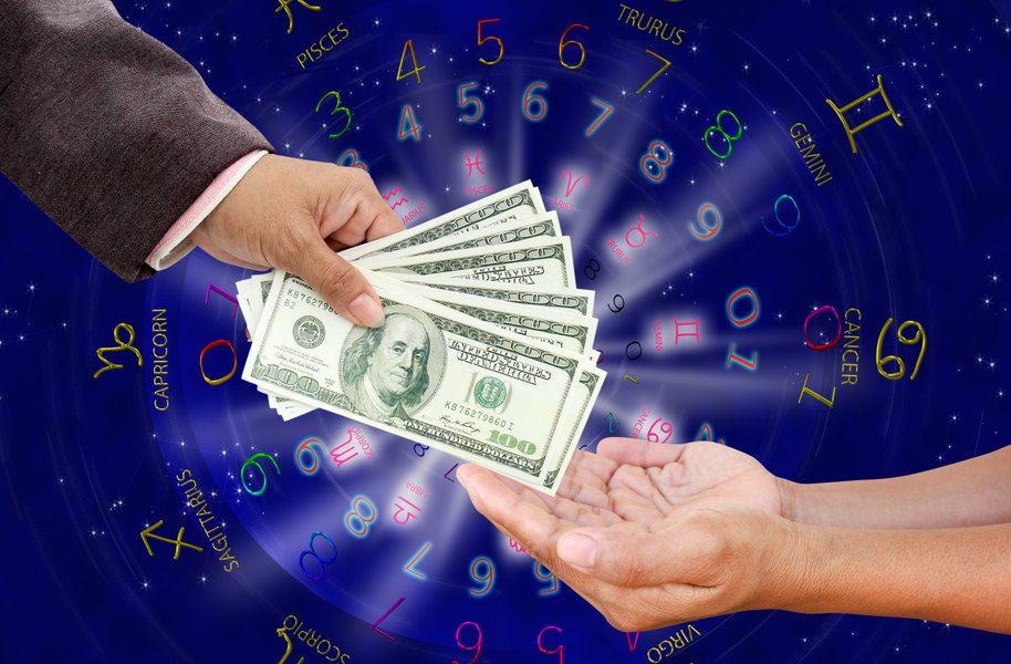 Horoscop duminică, 1 februarie. Nativii unei zodii primesc o oportunitate financiară neașteptată