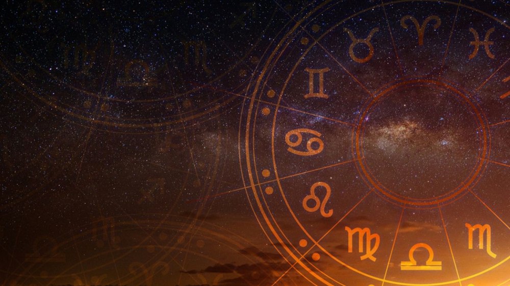 Horoscop duminică, 25 ianuarie. Vărsătorii se simt supraîncărcați, urmează o perioadă de decizii importante pentru lei