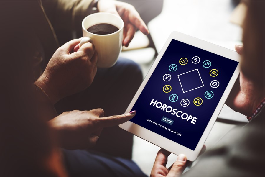 Horoscop sâmbătă, 24 ianuarie. Zodia care are parte de protecție astrală. Pentru care nativi se anunță câștiguri consistente