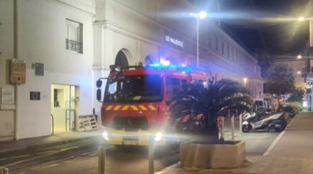 Incendiu la celebrul hotel Majestic din Cannes: peste 400 de persoane evacuate