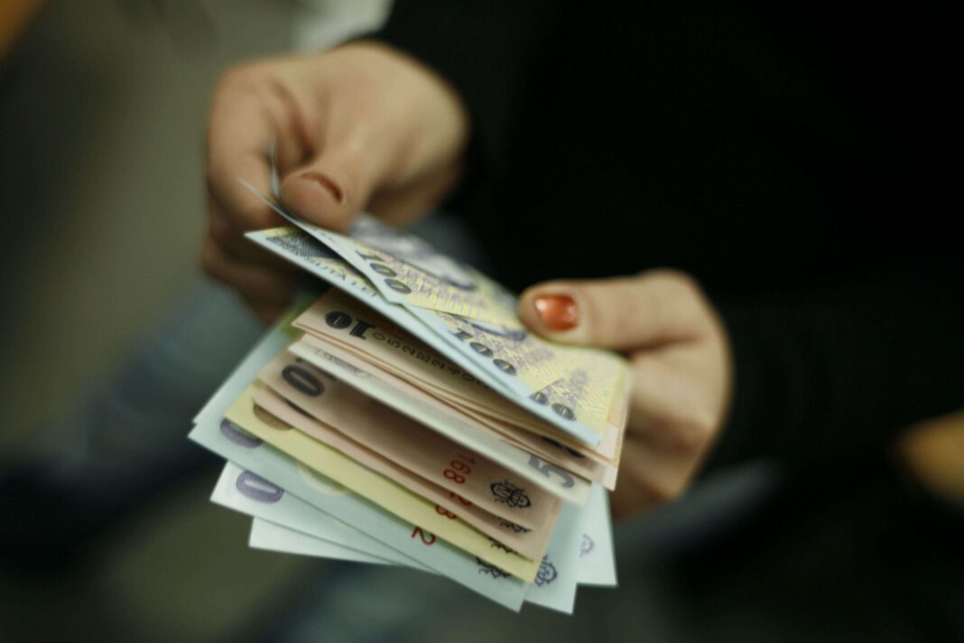 INS: Veniturile gospodăriilor au scăzut față de trimestrul anterior, dar rămân peste nivelul din 2024