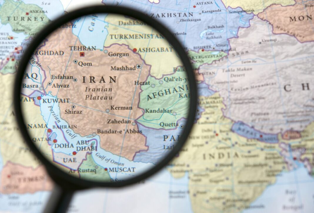 Iranul anunță că  forţele sale armate sunt în alertă maximă / ”Cunoştinţele şi tehnologia nucleare nu pot fi eliminate”