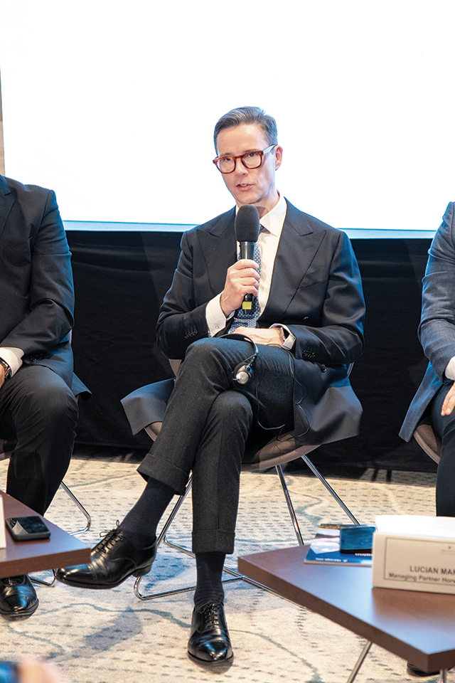 James Chappell, global business director, Horwath HTL: România are o piaţă hotelieră subdezvoltată, dar nu a pierdut trenul faţă de alte ţări din regiune. Pur şi simplu, piaţa locală nu a fost pregătită, iar investitorii vin la momentul potrivit