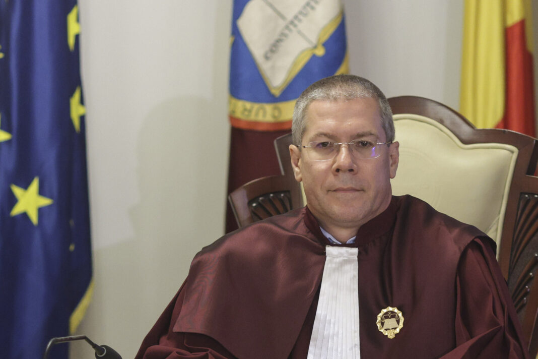 Judecătorul CCR Dacian Dragoș arată că nu a fost în incompatibilitate, așa cum îl acuză avocata AUR Silvia Uscov