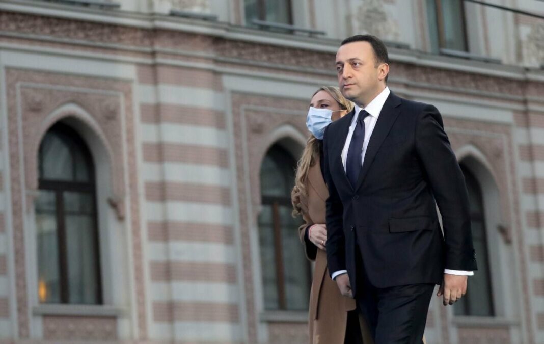 Justiţia din Georgia l-a condamnat pe fostul premier Irakli Garibaşvili la cinci ani de închisoare pentru spălare de bani