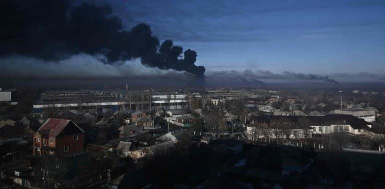 Kievul, lovit de bombardamente: mii de clădiri fără căldură înaintea negocierilor de pace