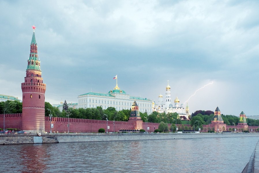 Kremlinul avertizează cetățenii ruși să evite Republica Moldova. Replica Chișinăului