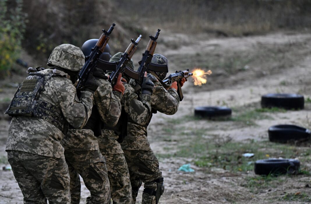 Kyiv Independent: În interiorul crizei de absențe fără permisie și dezertări din armata Ucrainei / 200.000 de soldați sunt absenți nemotivat din serviciul militar