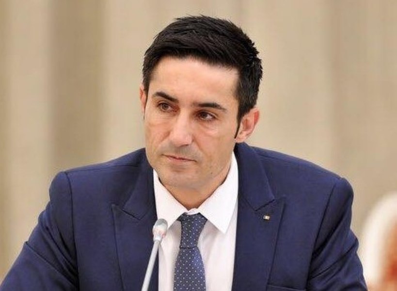 Liderul PSD Claudiu Manda, metaforă la adresa premierului Ilie Bolojan: „Cântă de multe ori, dar nu cântă din același playlist. Poate vine momentul să schimbăm lăutarul”
