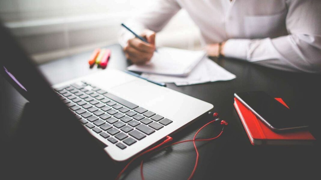 Membrii de board peste 70 de ani sunt tot mai bine plătiți în sectorul financiar global