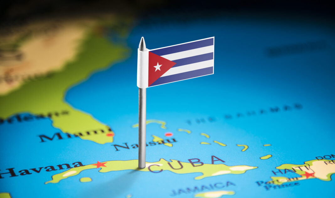 Mexic ia în considerare oprirea livrărilor de petrol către Cuba din cauza temerilor legate de represaliile lui Trump, potrivit unor surse Reuters