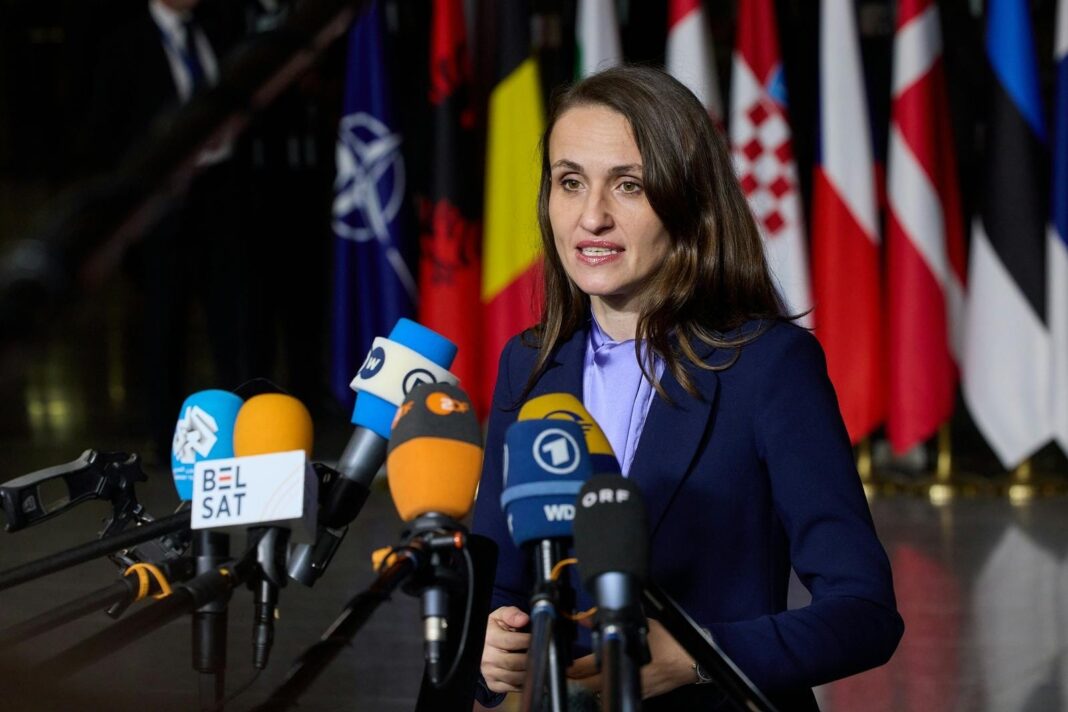 Ministrul de Externe Oana Țoiu, la Davos: Un teritoriu al unei ţări nu poate fi transferat alteia decât prin voinţa acelui popor. Aceasta este singura variantă