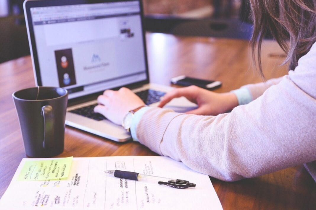 Ministrul Economiei admite blocajul digital: „Statul a eșuat la semnătura electronică”