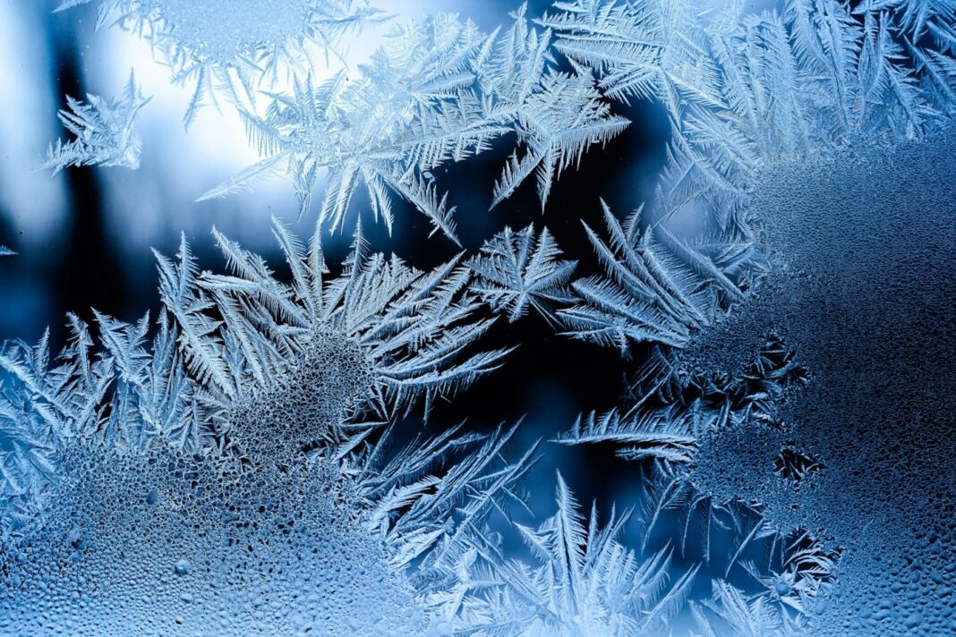 Minus 14 grade Celsius la Padeş – cea mai scăzută temperatură din ţară miercuri dimineaţă