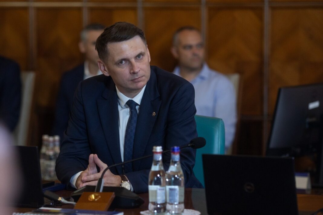 Mircea Abrudean, mesaj pe Facebook despre ”nevoia de stabilitate” după ce a fost vehiculat drept unul din numele pentru șefia SRI: ”Acum este momentul pentru responsabilitate, maturitate politică și consolidarea direcției euroatlantice a țării”