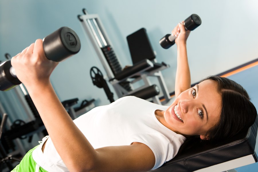 Mitul „îmbătrânirii frumoase”: Ce nu se spune despre corpul femeii după 40 de ani