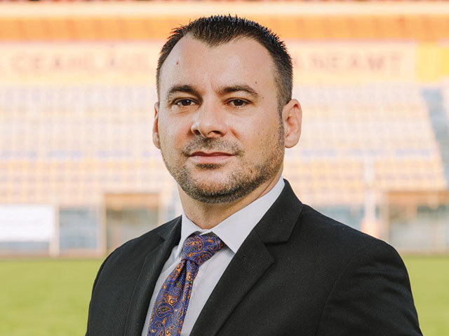 Moldova are autostradă. Ce face cu ea Anton Ioan Măzărianu, directorul general al producătorului COMES din Săvineşti, judeţul Neamţ: Am investit pentru a putea produce utilaje de gabarit mai mare, până în 450 de tone. Le vom transporta pe autostrada Modovei