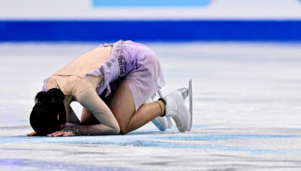 Moment emoționant la Europenele de patinaj artistic! Julia Sauter a izbucnit în lacrimi, pe gheață, după programul liber. Prestație urmată de aplauze răsunătoare