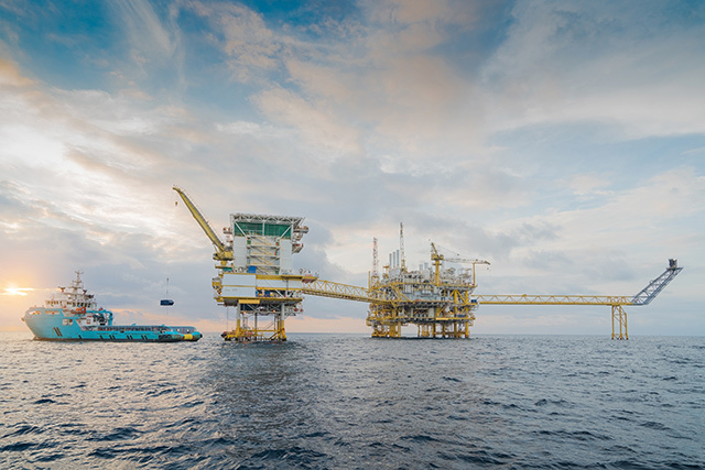 Neptun Deep, proiectul de gaze din Marea Neagră, lipsit de securitatea NATO? Declaraţie controversată a Şefului de Stat Major al Apărării, Gheorghiţă Vlad: Zona Economică Exclusivă nu este acoperită de Articolul 5 din NATO. Există riscul să apară interferenţe în zona noastră