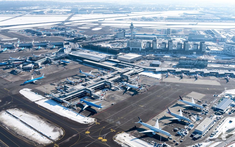 NEWS.ro: Aeroporturile din Grecia suspendă zborurile din cauza unei probleme cu frecvenţele radio