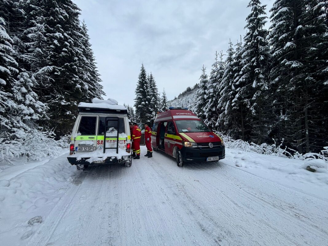 NEWS.ro: Alba: Accident pe domeniul schiabil Şureanu. Un turist a suferit un traumatism la nivelul umărului, fiind preluat de un echipaj medical