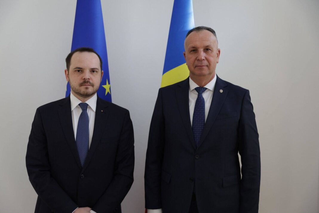 NEWS.ro: Alexandru Rogobete, discuţii la Chişinău despre modul în are sisteleme sanitare din cele două ţţări pot fi îmbunătăţite concret / Axe prioritare de colaborare între România şi Republica Moldova