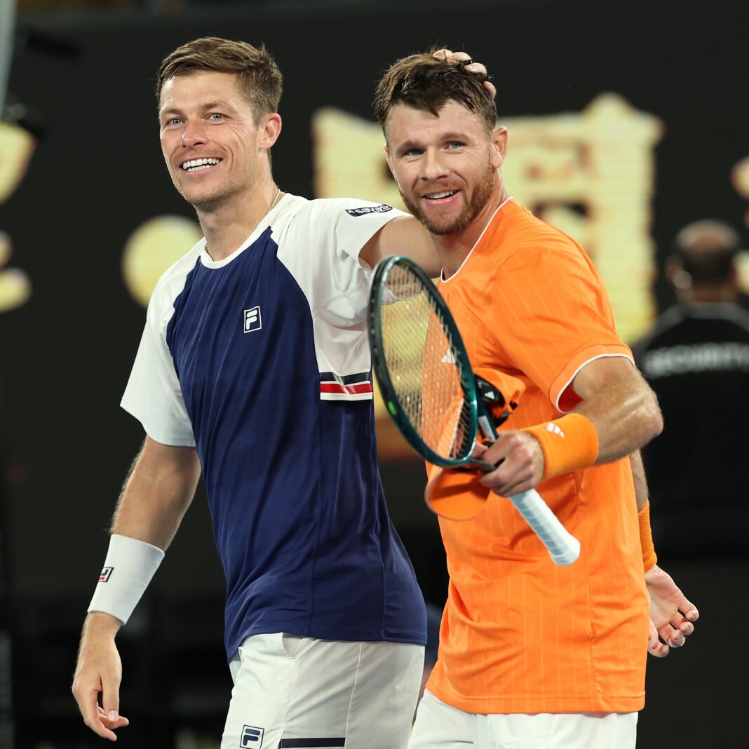NEWS.ro: Americanul Christian Harrison şi britanicul Neal Skupski au câştigat proba de dublu masculin de la Australian Open / Elise Mertens şi Shuai Zhang s-au impus la feminin