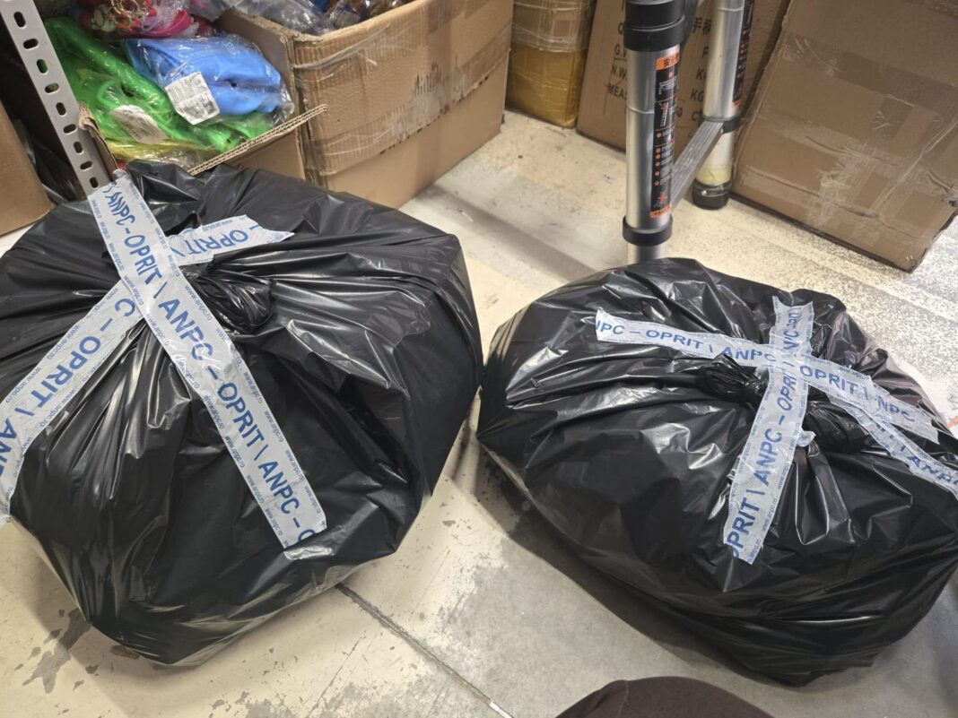 NEWS.ro: ANPC a controlat Complexul ”Dragonul Roşu” şi a dat amenzi de aproape 900.000 de lei / Au fost găsite jucării periculoase, echipamente electrice de joasă tensiune fără documente, lipsa autorizaţiei de funcţionare