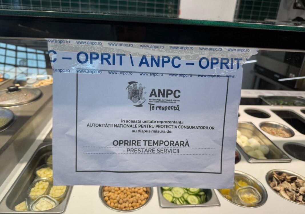 NEWS.ro: ANPC a dat amenzi de aproape 800.000 de lei după controale la peste 350 de operatori economici din mall-uri/ Şapte dintre aceştia au fost închişi temporar/ Printre nereguli: insecte în blocul alimentar, vitrine murdare