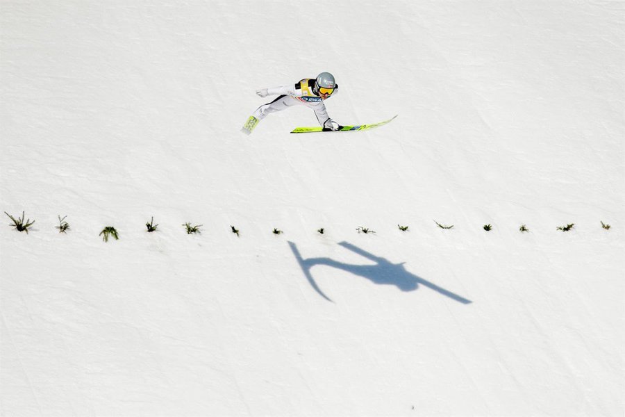 NEWS.ro: Antrenorii echipei norvegiene de sărituri cu schiurile au fost suspendaţi pentru manipularea echipamentului la Campionatele Mondiale din 2025