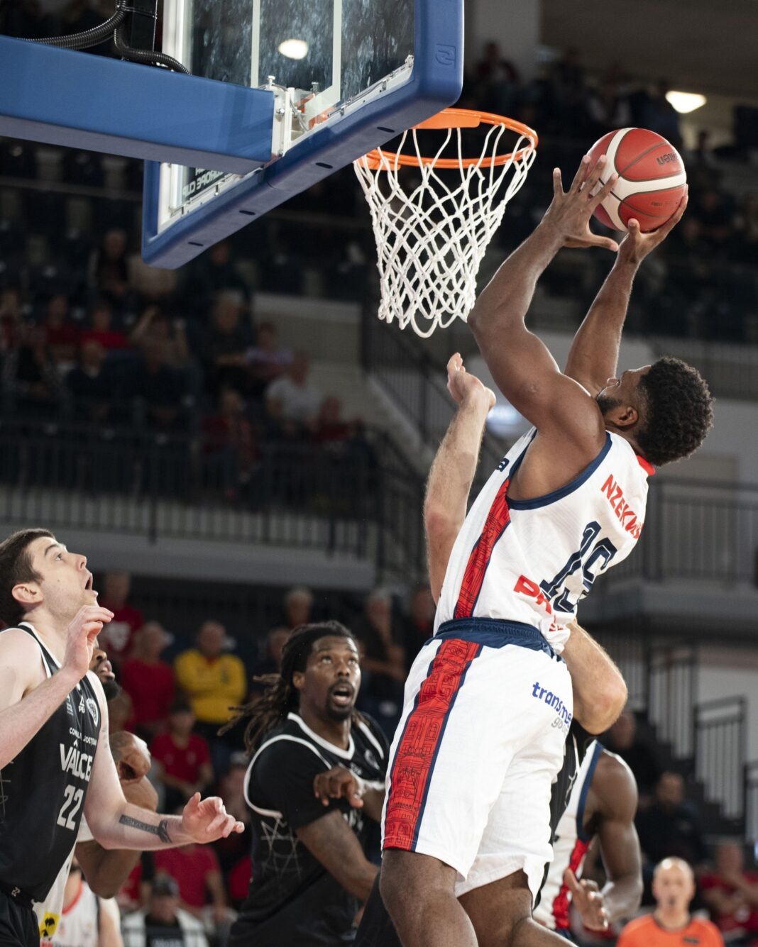 NEWS.ro: Baschet masculin: KK Bosna – CSM Oradea, scor 76-63, în FIBA Europe Cup