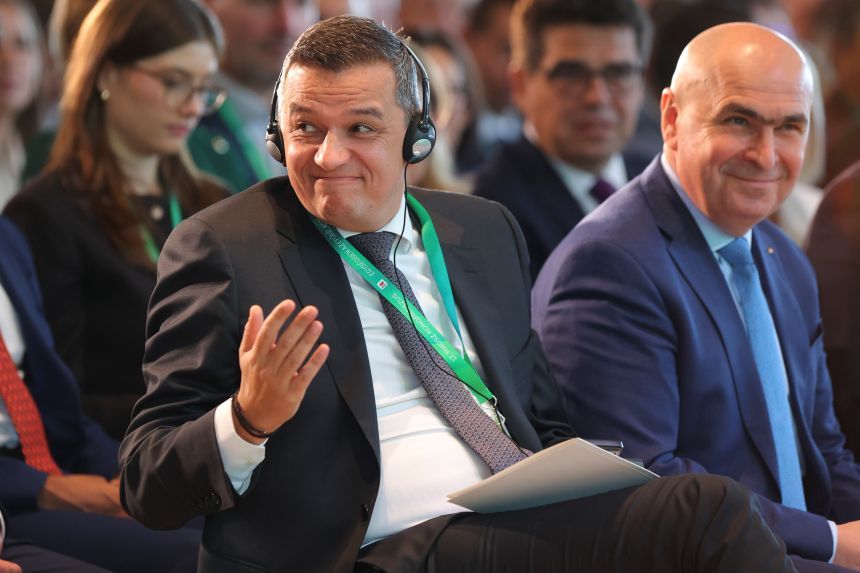 NEWS.ro: Bolojan, despre schimbarea ”lăutarului”: E foarte uşor să declari, după ce România a trecut printr-o situaţie dificilă, tot felul de lucruri, dar atunci când a fost greu, cineva trebuia să-şi asume responsabilitatea