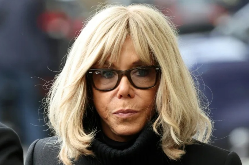 NEWS.ro: ”Brigitte nu este o femeie măsurată”, se justifică Prima Doamnă franceză Brigitte Macron după ce cataloghează drept ”târfe murdare” activiste feministe