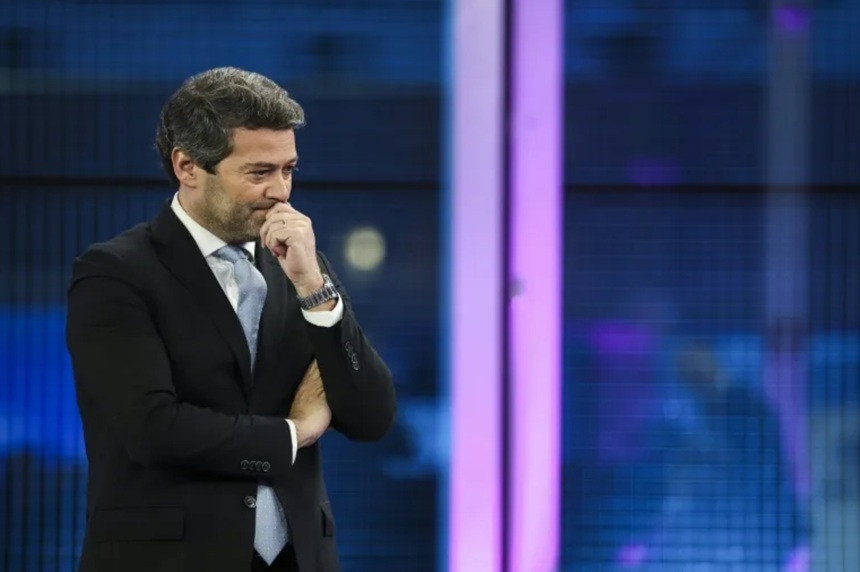 NEWS.ro: Candidatul extremei drepte, André Ventura, favorit în primul tur al alegerilor prezidenţiale de duminică în Portugalia, un scenariu fără precedent, în pofida faptului că are puţine şanse să obţină o victorie în turul doi