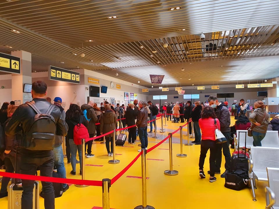 NEWS.ro: Ceaţă densă pe aeroportul din Iaşi: Zborul Bucureşti-Iaşi şi retur a fost anulat, în timp ce alte două curse aeriene au fost redirecţionate la Suceava