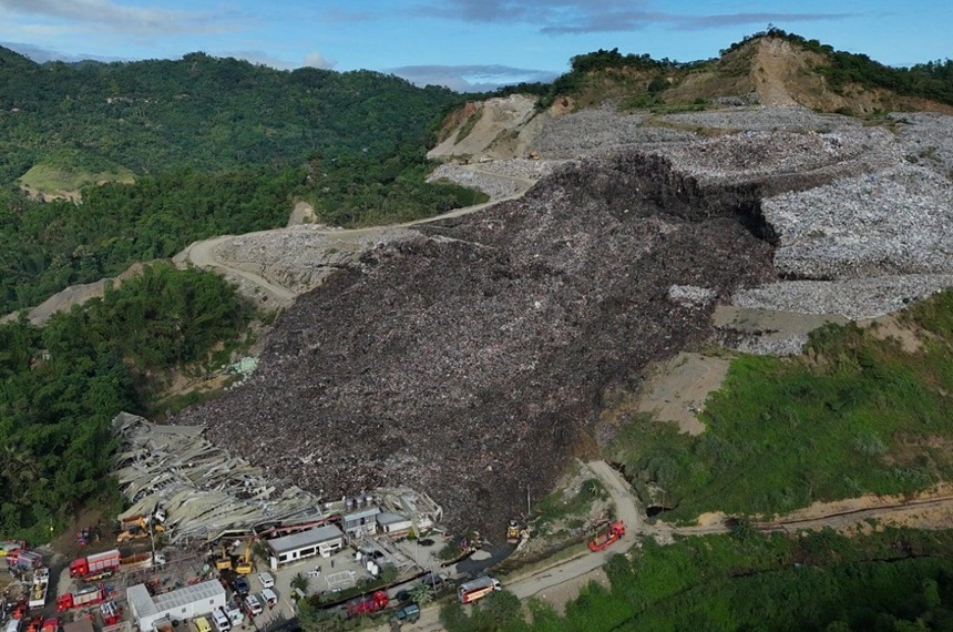 NEWS.ro: Cel puţin un mort, 12 răniţi şi 38 de dispăruţi în Filipine, în urma surpării unui ”munte” de gunoi într-o groapă privată de gunoi la Cebu. Aproximativ 100 de gunoieri, îngropaţi de vii în gunoaie
