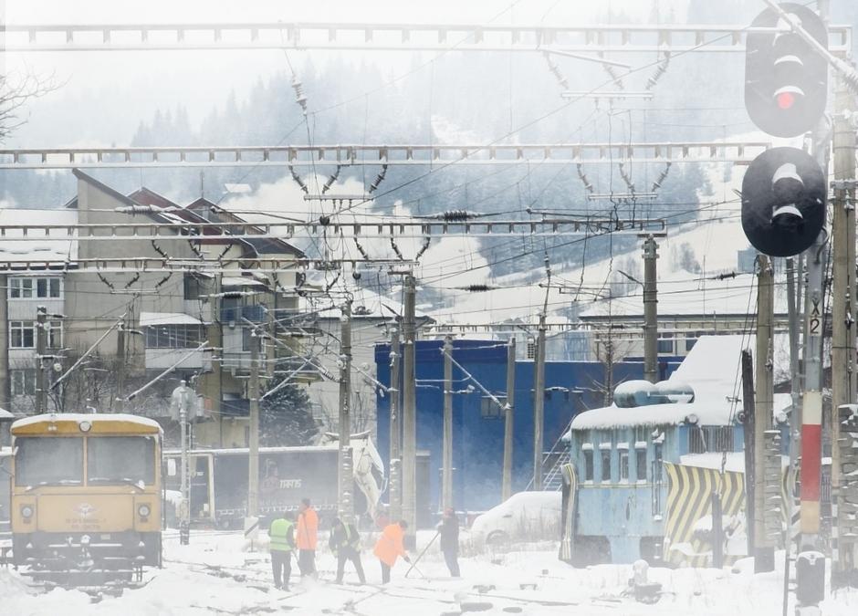 NEWS.ro: CFR ia măsuri speciale în condiţiile gerului extrem prognozat pentru perioada 17-21 ianuarie/ Reprezentanţii companiei avertizează călătorii că sunt posibile întârzieri ale trenurilor, determinate de limitări tehnice punctuale