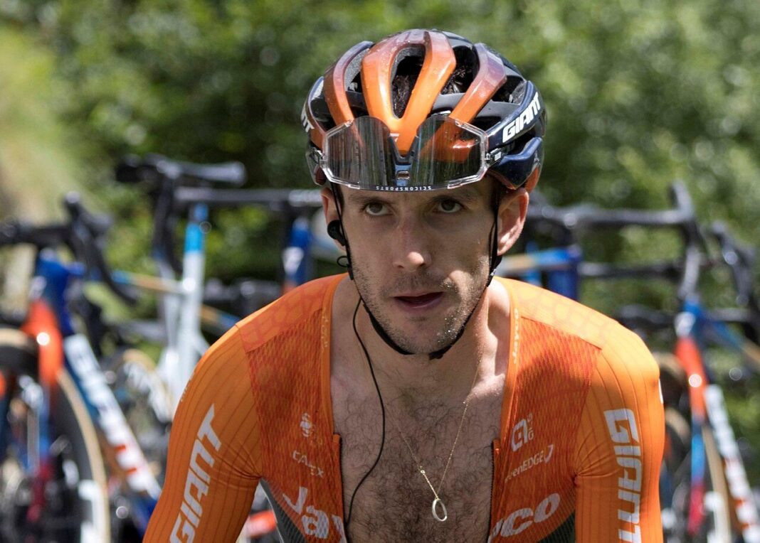 NEWS.ro: Ciclism: Anunţ şocant al lui Simon Yates – britanicul s-a retras din activitate