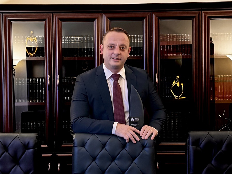 NEWS.ro: Cinci greşeli juridice care costă zeci de mii de euro antreprenorii români