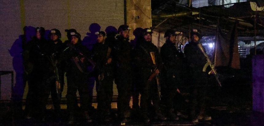 NEWS.ro: Combatanţii kurzi refuză să fie evacuaţi din cartiere kurde pe care le controlează din 2012 în Alep şi anunţă că vor să ”reziste” armatei siriene care i-a încercuit